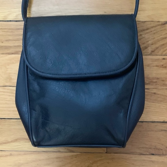 Vintage Navy Blue Leather Crossbody Bag - Picture 2 of 6